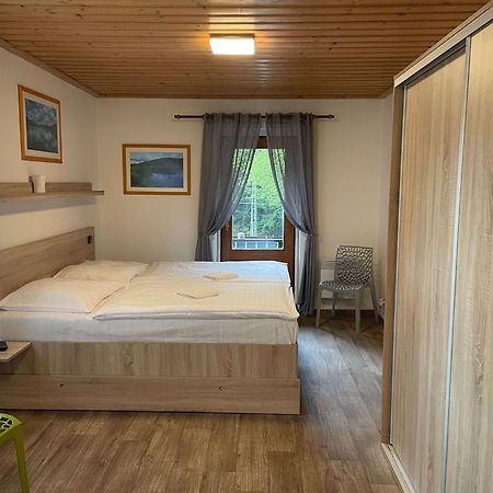 Penzion Hubert Mikulov v Krusnych Horach Exterior foto