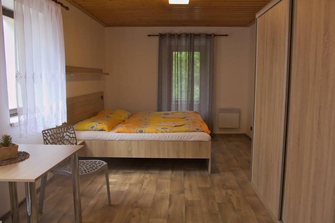 Penzion Hubert Mikulov v Krusnych Horach Exterior foto